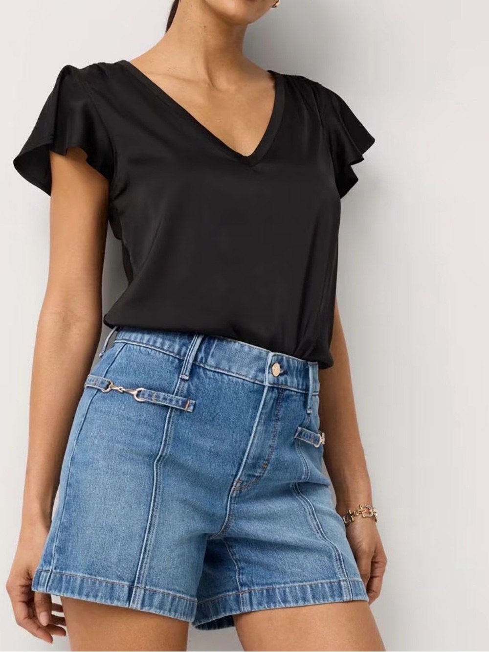 White House Black Market Horsebit Denim Short size 6 NWT - Picture 4 of 8